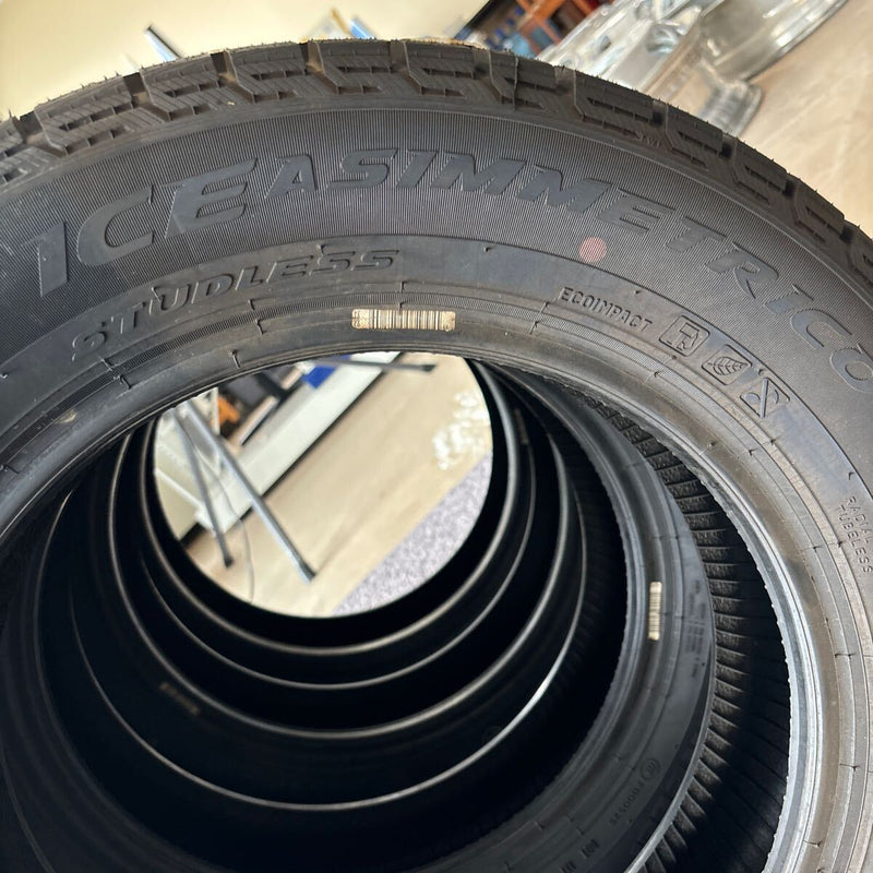 175/65R15 ピレリ　ICE ASIMMETRICO PLUS スタッドレス　未使用品　2019年製　激安美品　4本セット:26000円