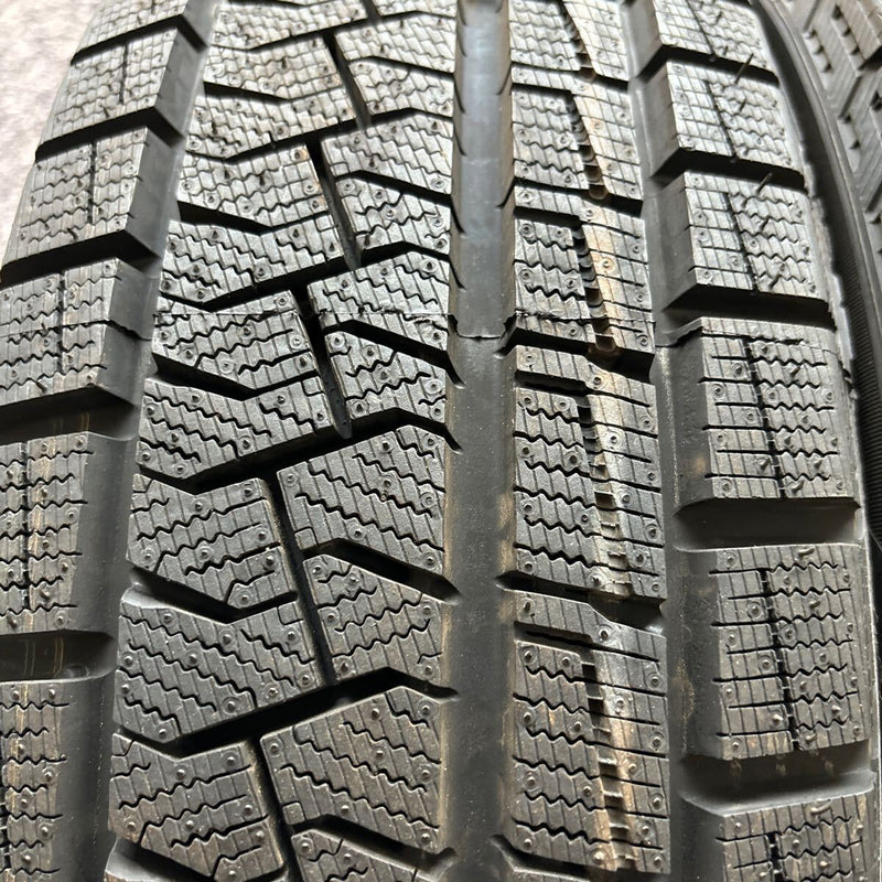 175/65R15 ピレリ　ICE ASIMMETRICO PLUS スタッドレス　未使用品　2019年製　激安美品　4本セット:26000円