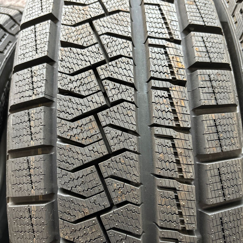 175/65R15 ピレリ　ICE ASIMMETRICO PLUS スタッドレス　未使用品　2019年製　激安美品　4本セット:26000円