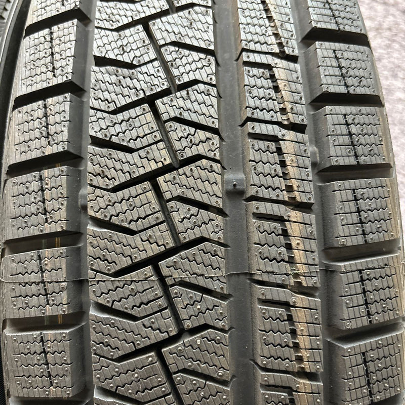 175/65R15 ピレリ　ICE ASIMMETRICO PLUS スタッドレス　未使用品　2019年製　激安美品　4本セット:26000円