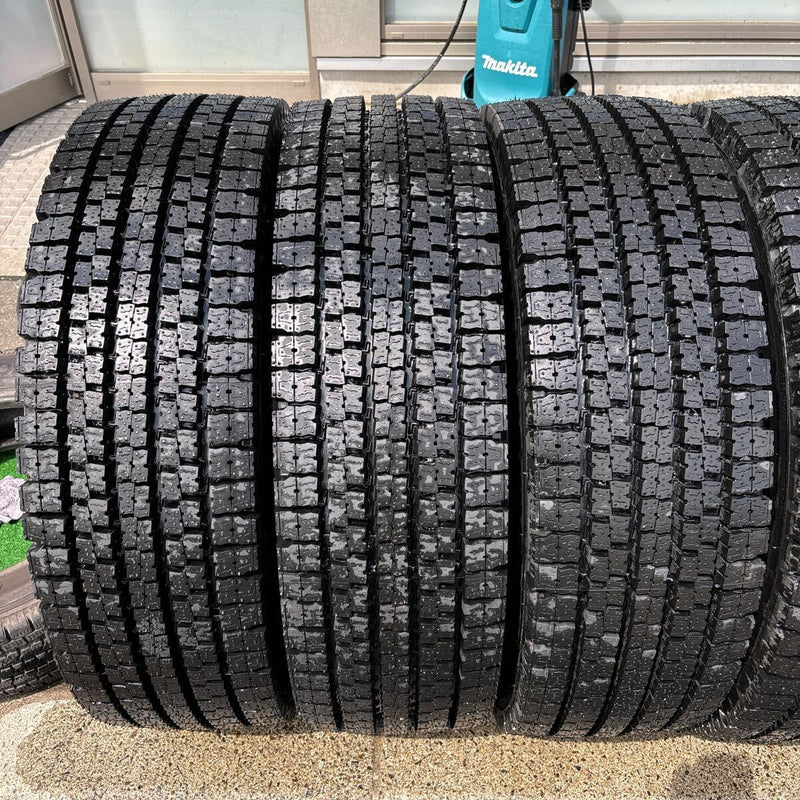 245/70R19.5 中古再生　スタッドレス　激安美品　10本セット：110000円