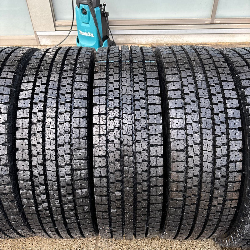 245/70R19.5 中古再生　スタッドレス　激安美品　10本セット：110000円