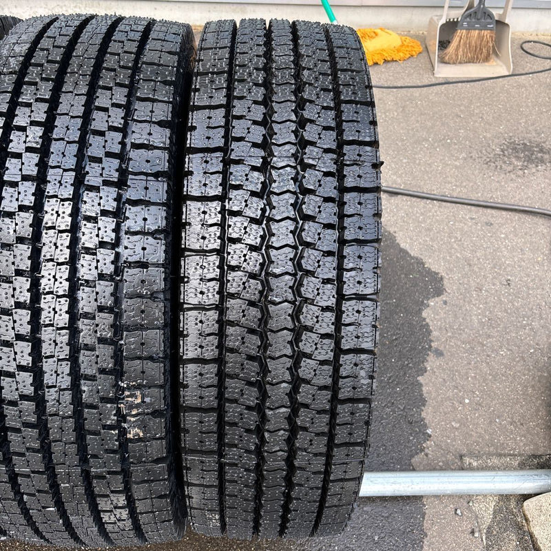 245/70R19.5 中古再生　スタッドレス　激安美品　10本セット：110000円