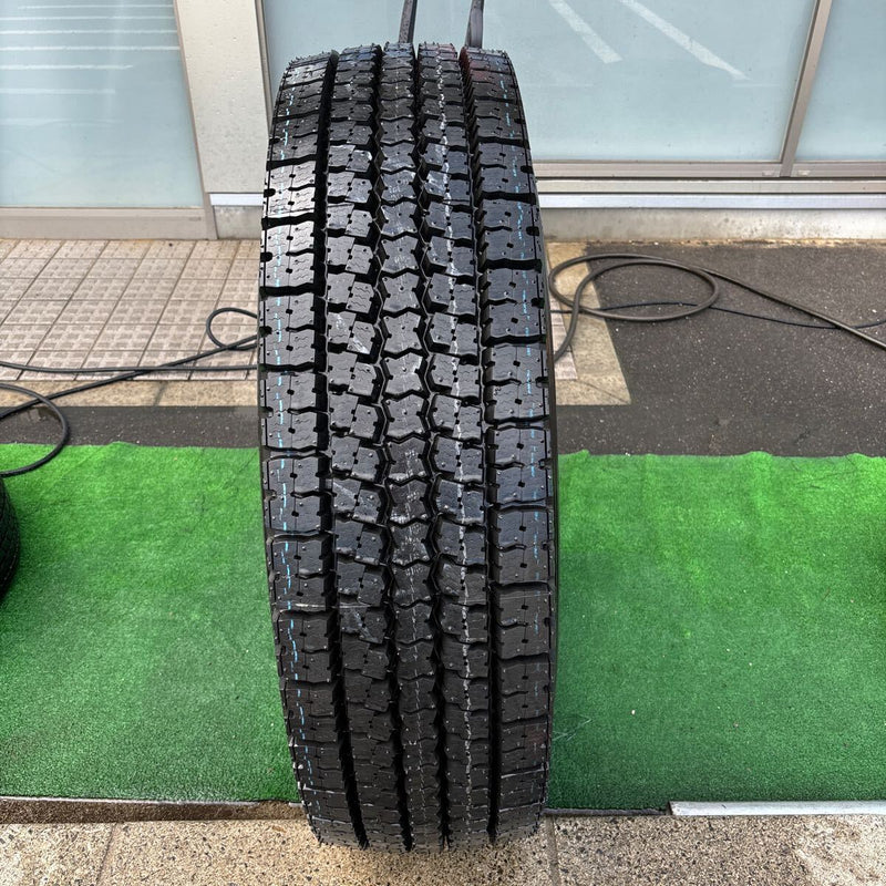 295/80R22.5 TOYO M919 中古地山　スタッドレス　激安美品　1本：18000円