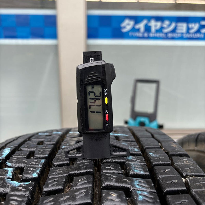 11R22.5　YOKOHAMA 　903ZW 中古再生　スタッドレス　　2本+1本セット：45000円