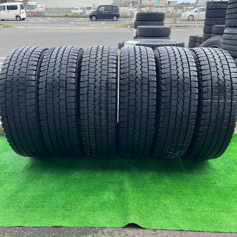 205/70R16 DUNLOP, LT03 中古スタッドレス　激安美品　　6本セット：24000円