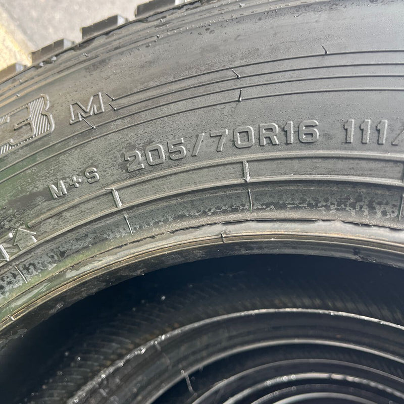 205/70R16 DUNLOP, LT03 中古スタッドレス　激安美品　　6本セット：24000円