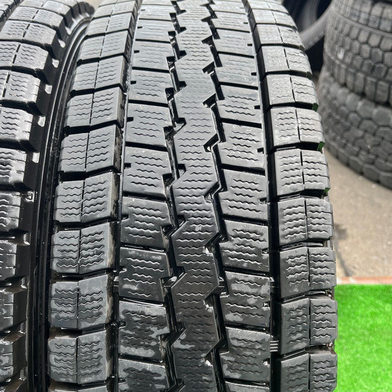 205/70R16 DUNLOP, LT03 中古スタッドレス　激安美品　　6本セット：24000円