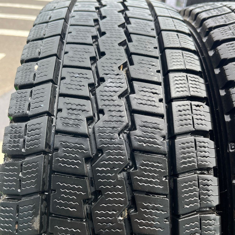 205/70R16 DUNLOP, LT03 中古スタッドレス　激安美品　　6本セット：24000円