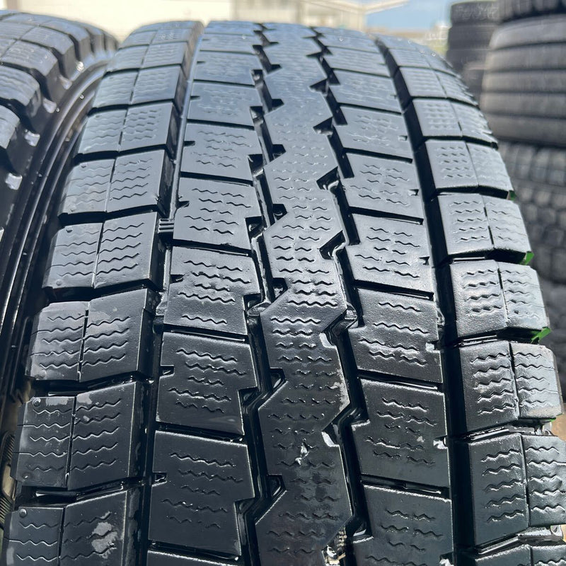 205/70R16 DUNLOP, LT03 中古スタッドレス　激安美品　　6本セット：24000円