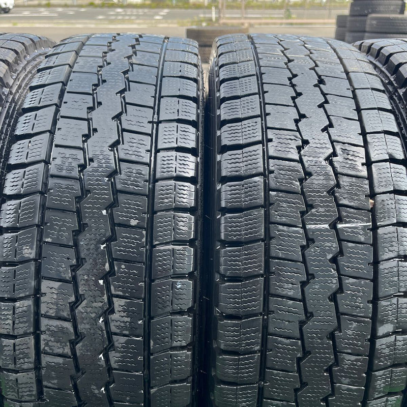 205/70R16 DUNLOP, LT03 中古スタッドレス　激安美品　　6本セット：24000円