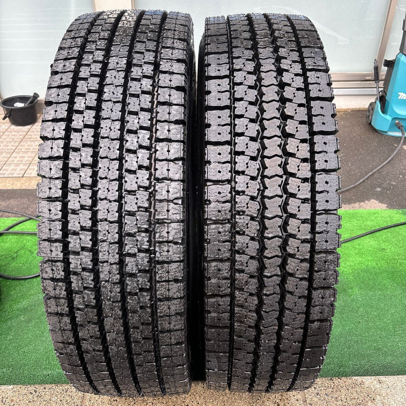 275/80R22.5 M919 M929 中古再生 スタッドレス　2本セット：40000円