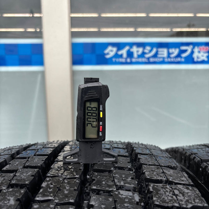 275/80R22.5 M919 M929 中古再生 スタッドレス　2本セット：40000円