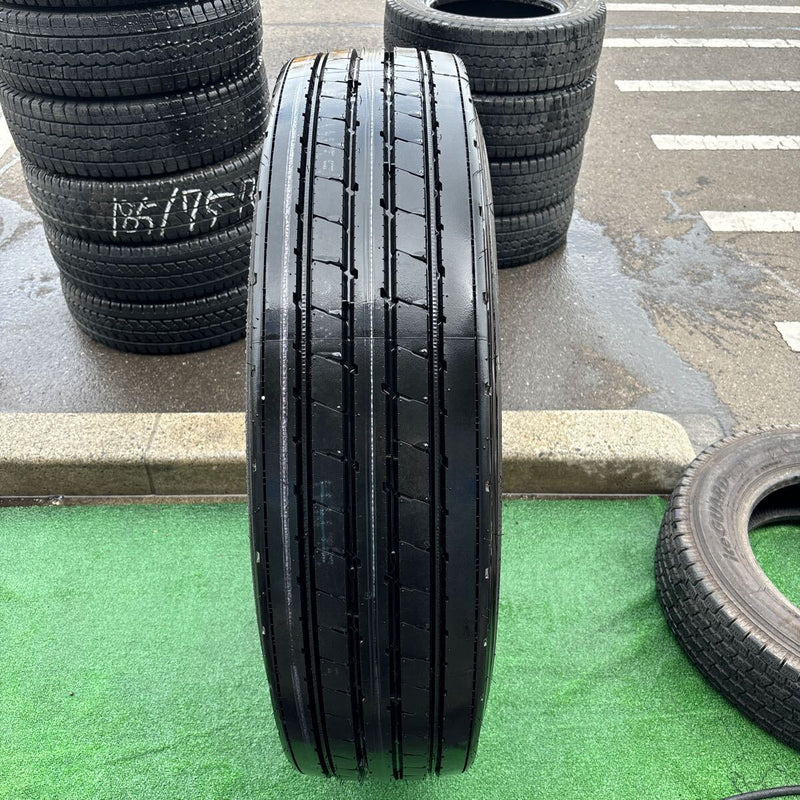 275/80R22.5 BRIDGESTONE R173 2018年製 中古夏タイヤ　　1本：18000円