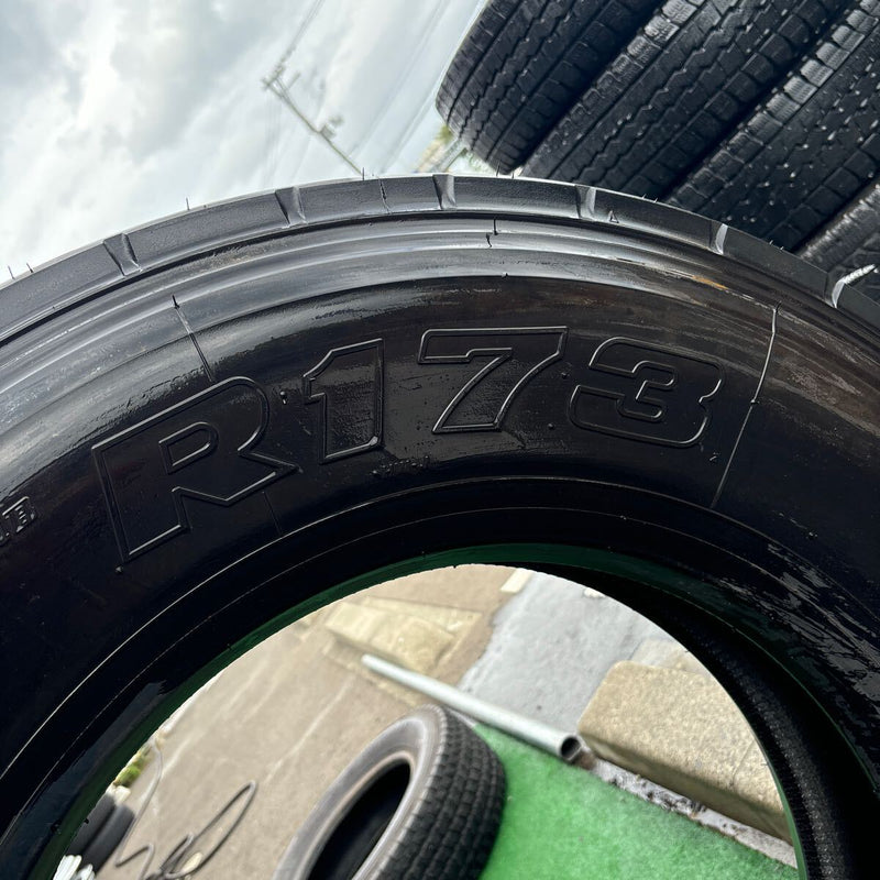 275/80R22.5 BRIDGESTONE R173 2018年製 中古夏タイヤ　　1本：18000円