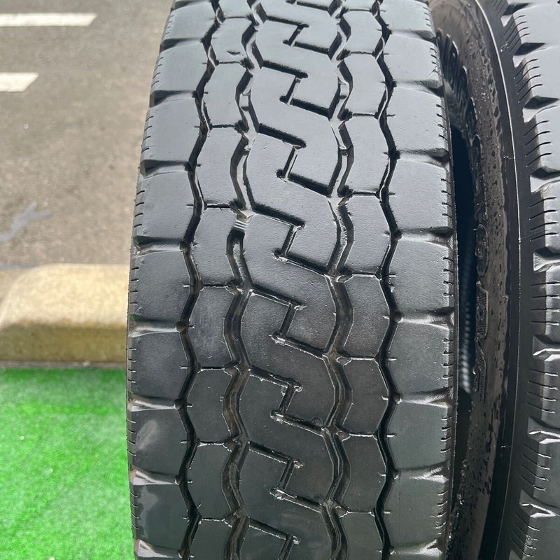 205/70R16 BRIDGESTONE, M804 中古ミックス　激安美品　　2本+1本セット：11000円