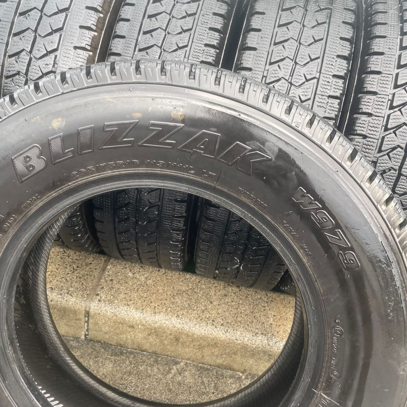 205/75R16 中古地山　ブリヂストン　激安美品　　6本セット：25000円