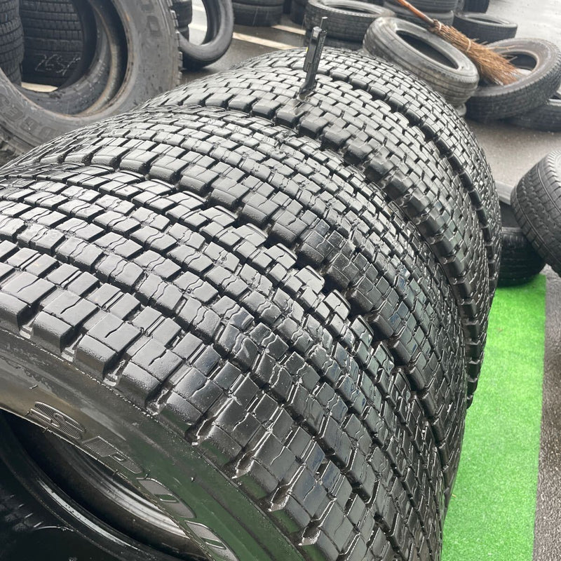 245/70R19.5 中古地山　ダンロップ　激安美品　4本セット：32000円