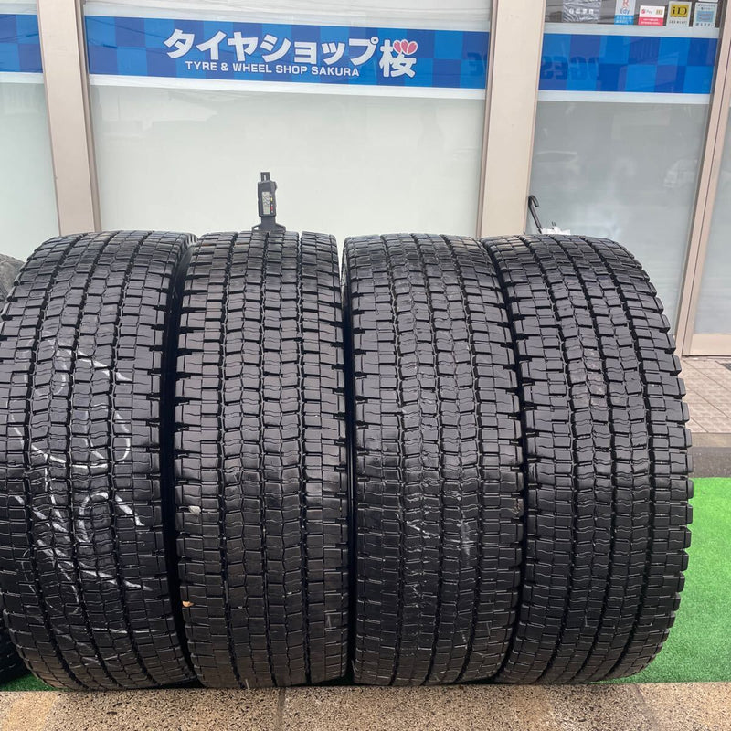 245/70R19.5 中古地山　ダンロップ　激安美品　4本セット：32000円