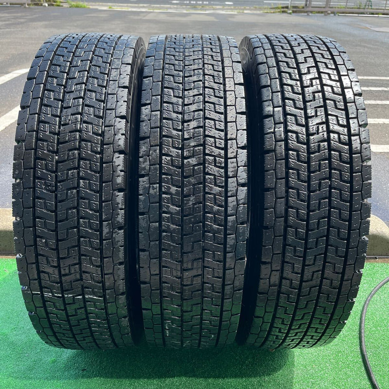 245/80R17.5 YOKOHAMA, 903ZW 中古スタッドレス　激安美品　　2本+1本セット：20000円