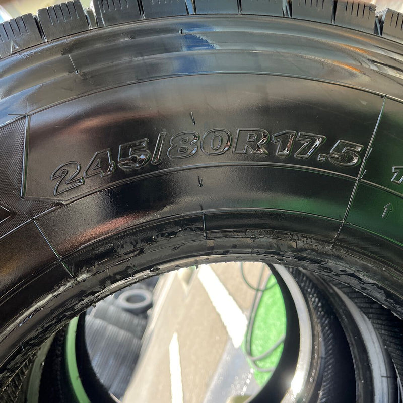 245/80R17.5 YOKOHAMA, 903ZW 中古スタッドレス　激安美品　　2本+1本セット：20000円