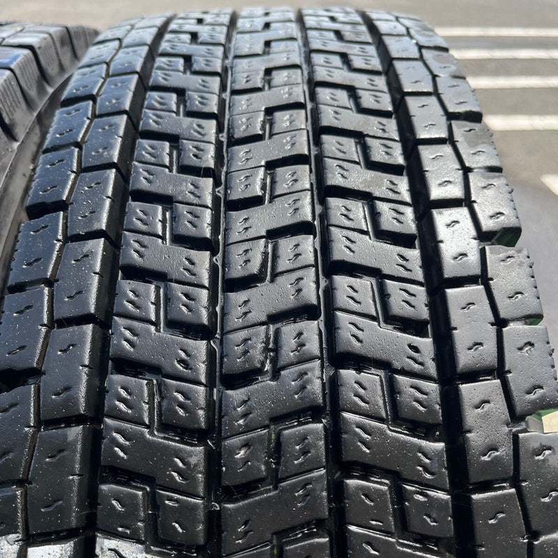 245/80R17.5 YOKOHAMA, 903ZW 中古スタッドレス　激安美品　　2本+1本セット：20000円