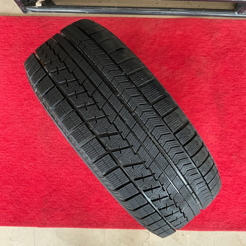 ブリヂストン 225/55R17 VRX 中古スタッドレス　1本：5000円