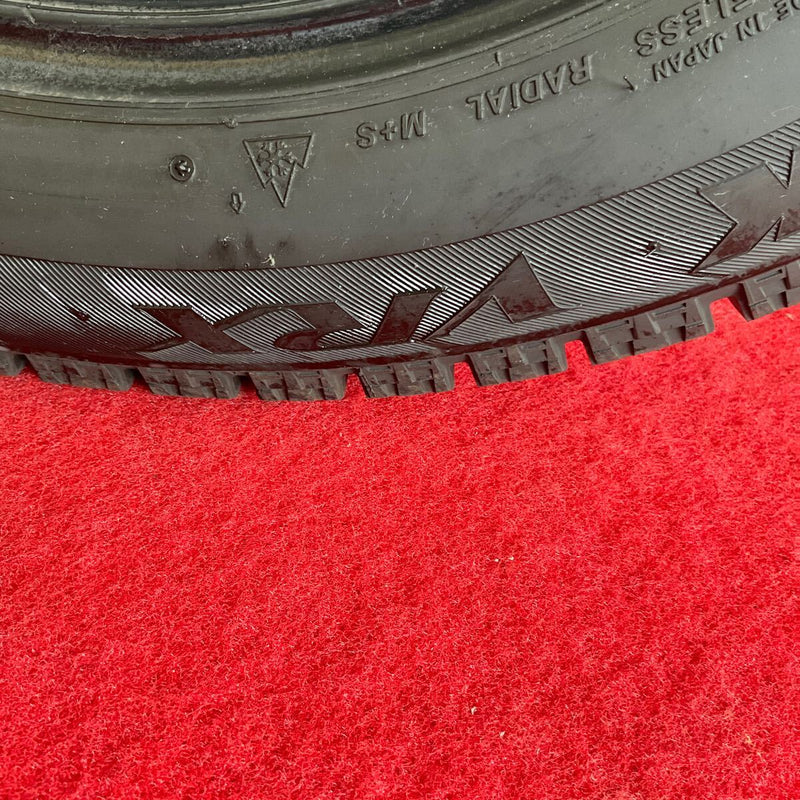 ブリヂストン 225/55R17 VRX 中古スタッドレス　1本：5000円