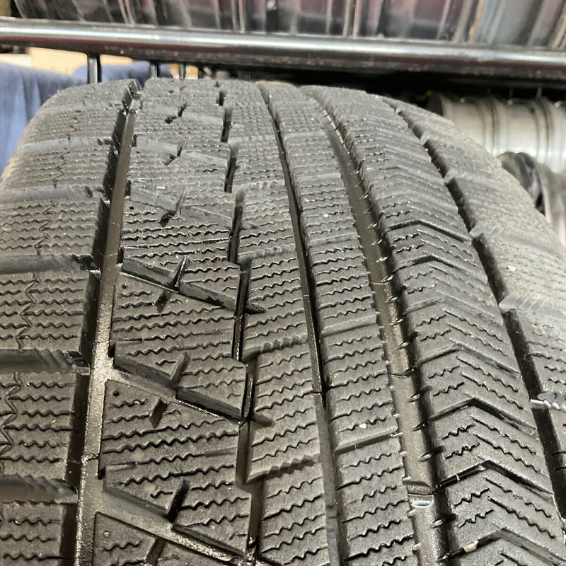 ブリヂストン 225/55R17 VRX 中古スタッドレス　1本：5000円