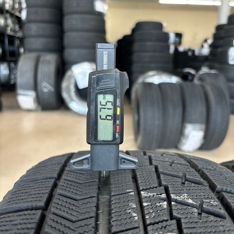 225/55R17 BRIDGESTONE VRX 中古スタッドレス　4本セット：10000円