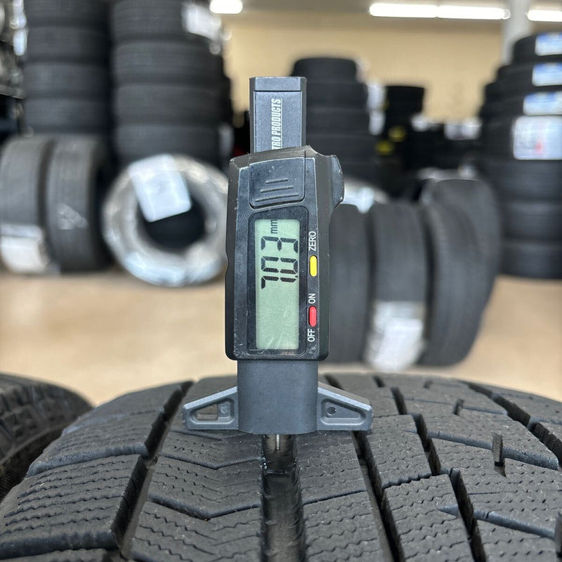 225/55R17 BRIDGESTONE VRX 中古スタッドレス　4本セット：10000円