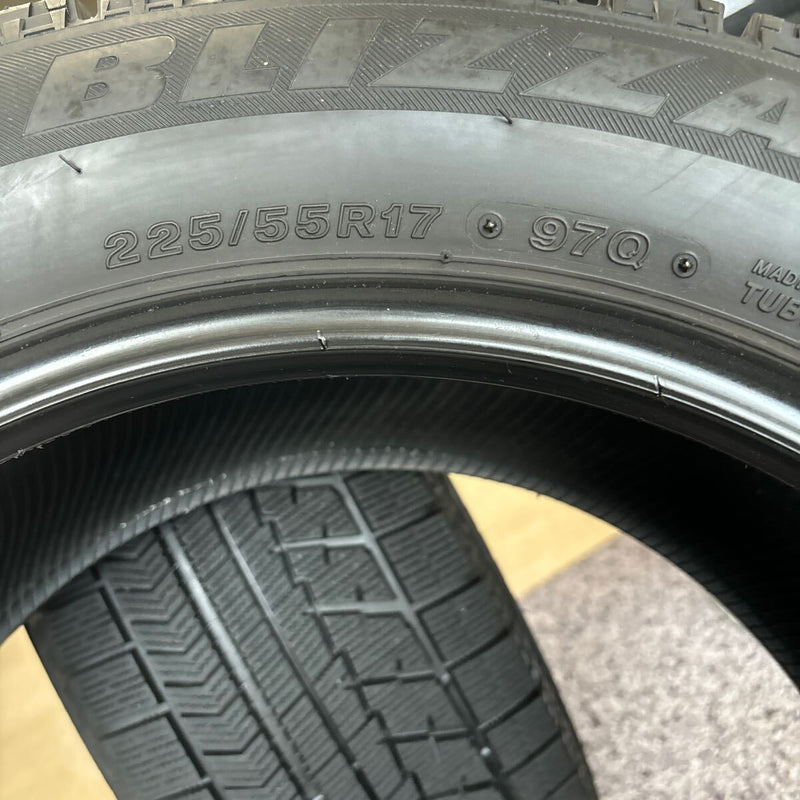 225/55R17 BRIDGESTONE VRX 中古スタッドレス　4本セット：10000円