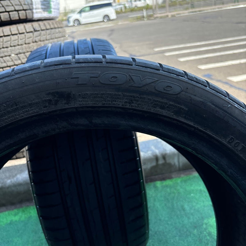 215/45R18 中古夏タイヤ　TOYO　2020年製 2本セット：12000円