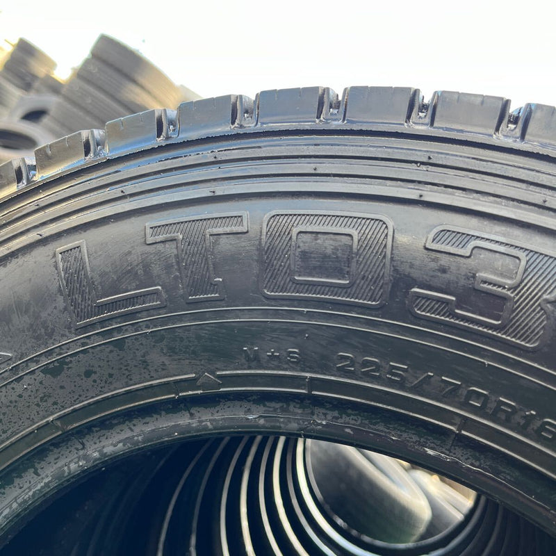 225/70R16 DUNLOP, 中古スタッドレス　　 LT03　激安美品　　6本セット：24000円