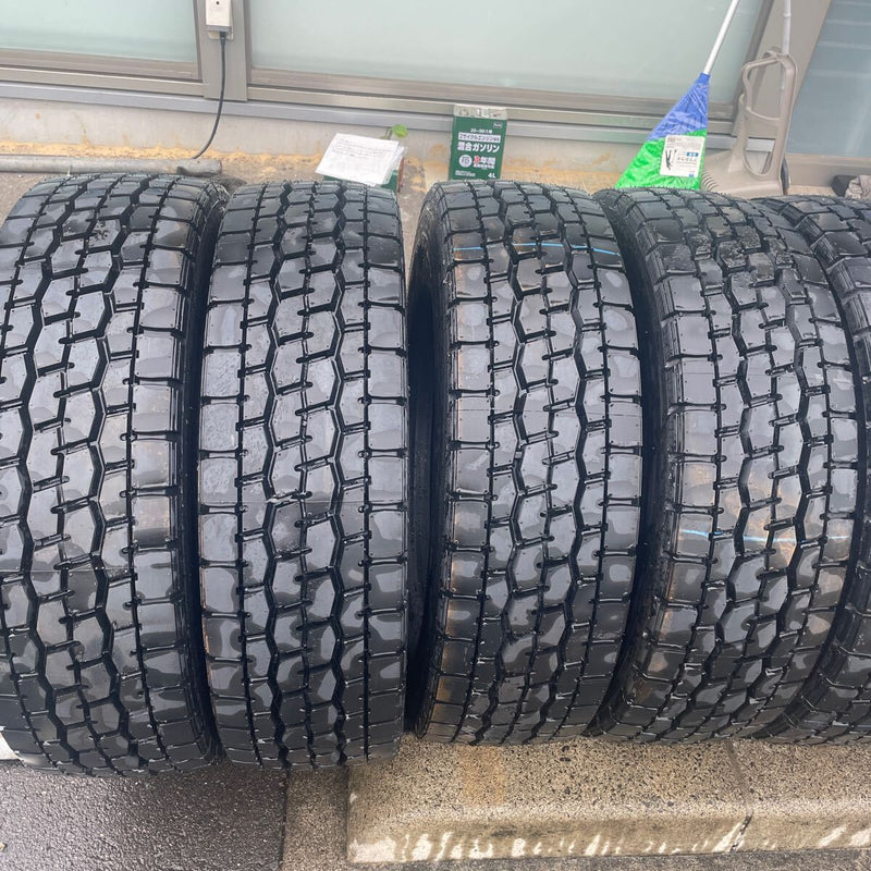 245/70R 19.5 再生中古　ミクスタイヤ　ほぼ新品　激安美品　　8本セット：96000円