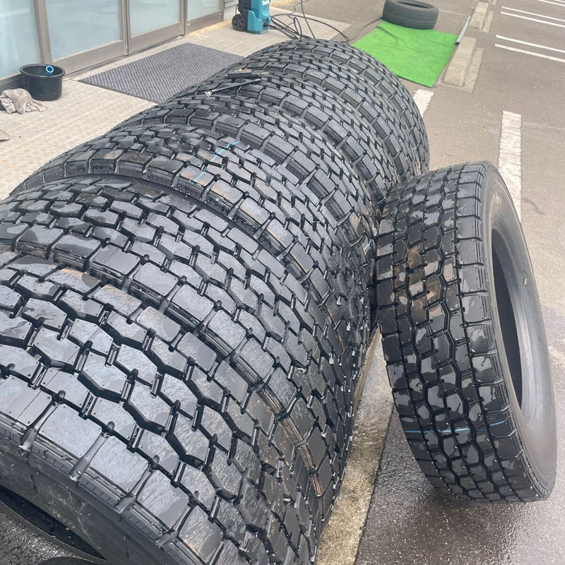 245/70R 19.5 再生中古　ミクスタイヤ　ほぼ新品　激安美品　　8本セット：96000円