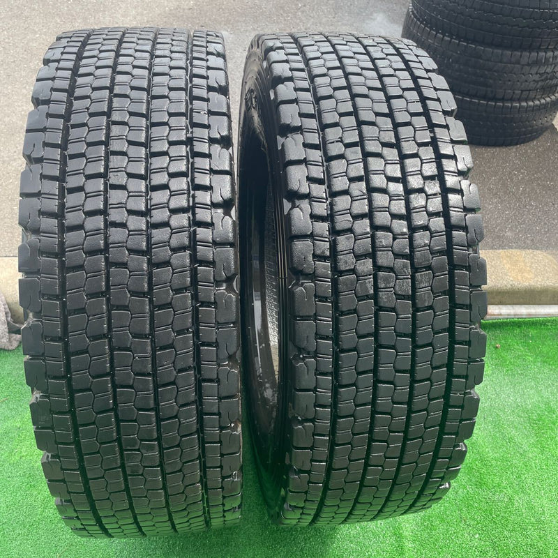 245/70R19.5 中古地山　ブリヂストン　激安美品　　2本セット：22000円