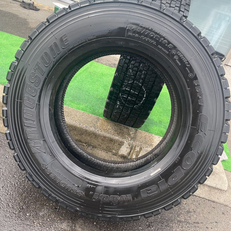 245/70R19.5 中古地山　ブリヂストン　激安美品　　2本セット：22000円