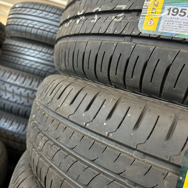 DUNLOP195/65R15 NEXTⅢ 年落ち未使用品 4本:25000円 未使用