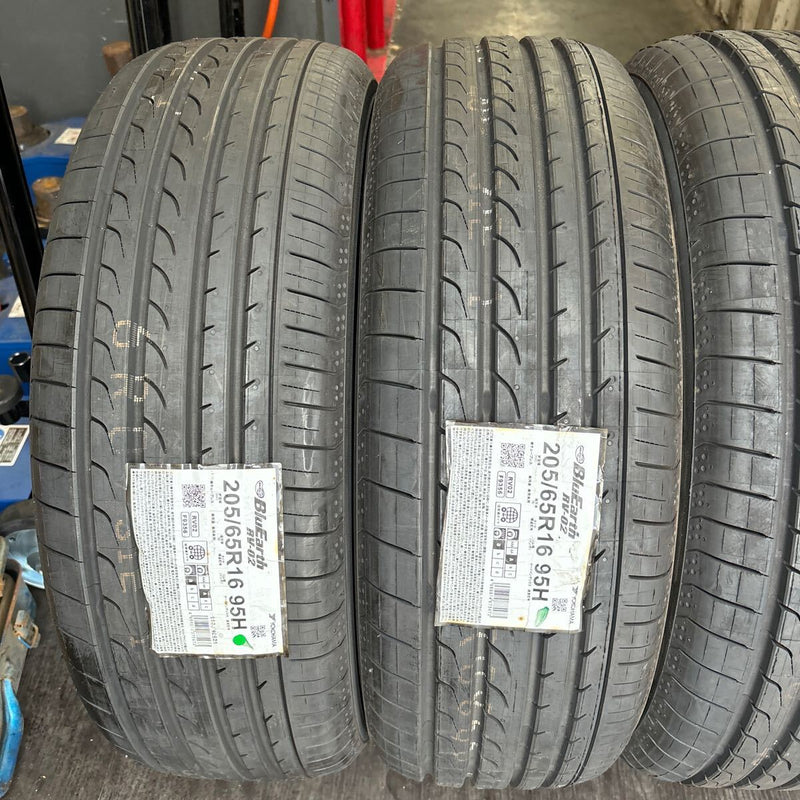 205/65R16 YOKOHAMA RV-02 2021年製　未使用品　夏タイヤ　4本セット：28000円