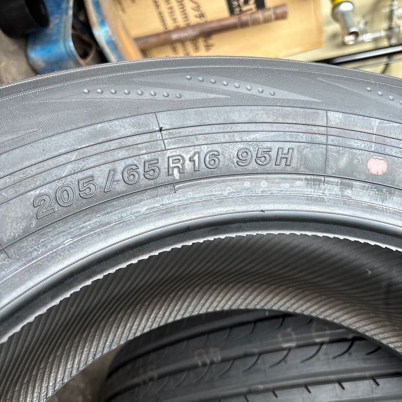 205/65R16 YOKOHAMA RV-02 2021年製　未使用品　夏タイヤ　4本セット：28000円