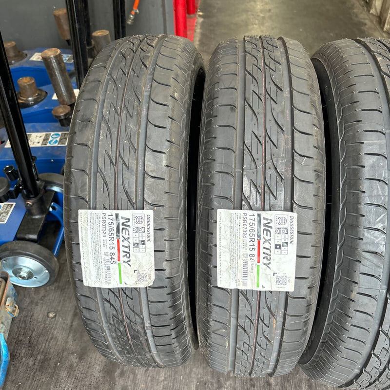 175/65R15 BRIDGESTONE NEXTRY 未使用品　夏タイヤ　4本セット：28000円