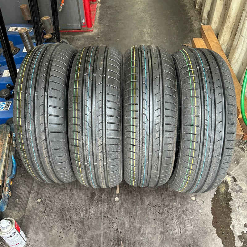 185/60R15 DUNLOP 未使用品　夏タイヤ　2019年製　　4本セット：28000円