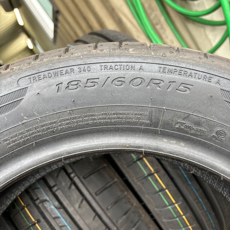 185/60R15 DUNLOP 未使用品　夏タイヤ　2019年製　　4本セット：28000円