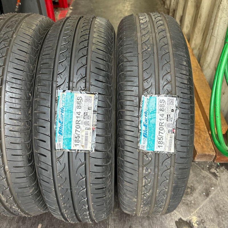 185/70R14 YOKOHAMA AE-01F 未使用品　夏タイヤ　4本セット：24000円