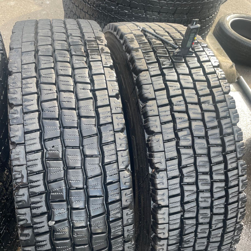 275/80R22.5 中古地山　ダンロップ　SP081 2021年　激安美品　2本セット：32000円