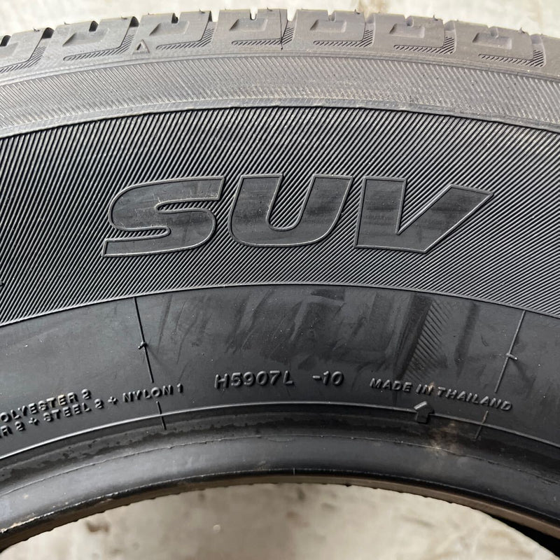 235/65R17 YOKOHAMA, SUV 未使用　激安美品　4本セット：34000円