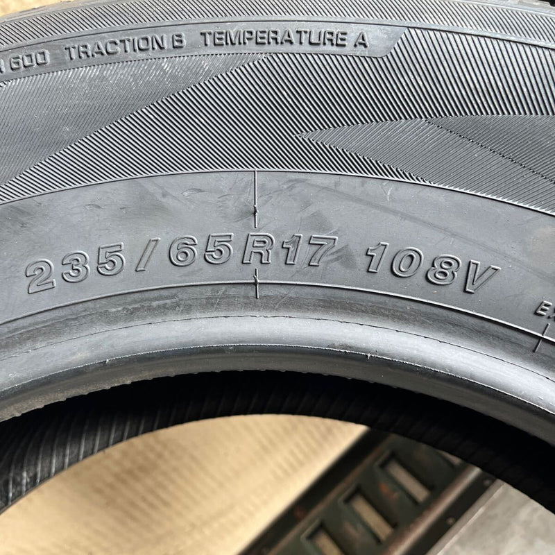 235/65R17 YOKOHAMA, SUV 未使用　激安美品　4本セット：34000円