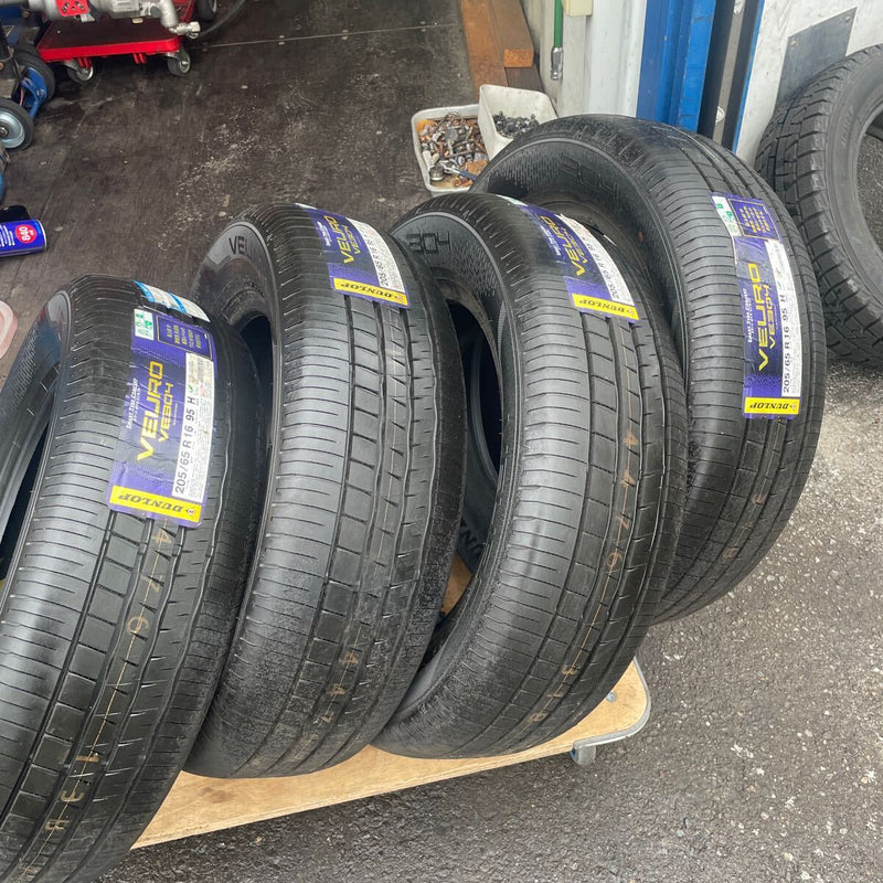 205/65R16 、 95H ほぼ新品　ダンロップ　2020年 激安美品　4本セット：27000円