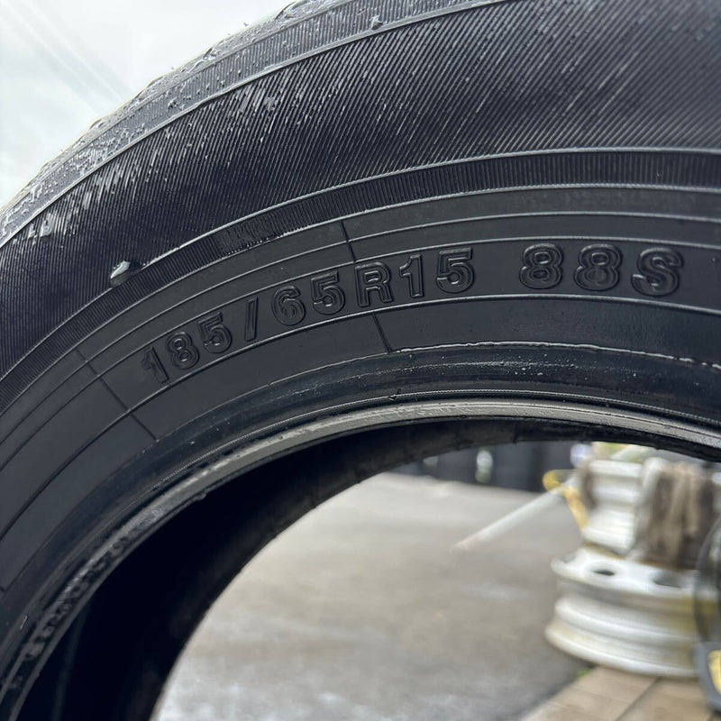 ヨコハマ185/65R15年式古め イボ付 1本4000円